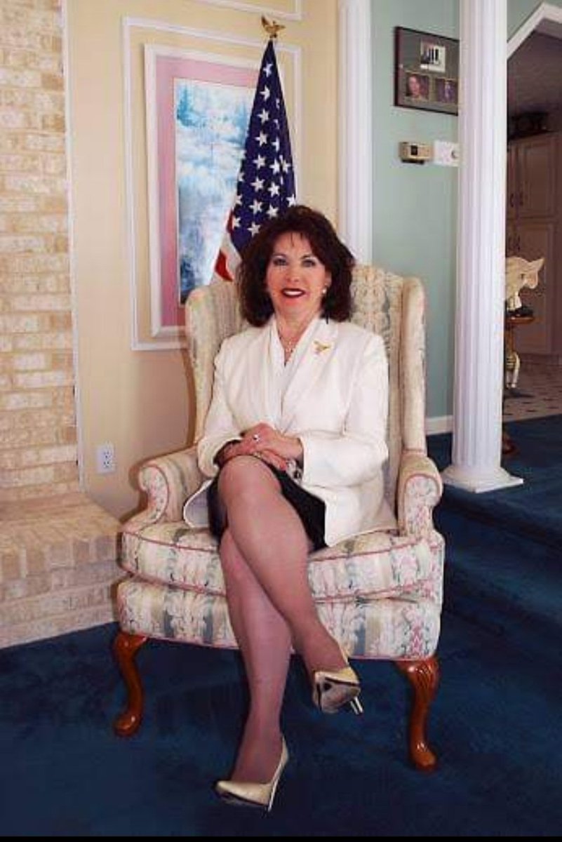 SAMMPOTUS's tweet image. .@gmartini1962 thank you Brother And Sisters for the Opportunity to hear see and say what #OurLordJesusChristOfNazreth is doing and #OhByTheWayHey no shots fired no asinine attempts #OurLordIsWorkingWhenYouDontSee #FirstWomanPresidentSammTittlePresident…