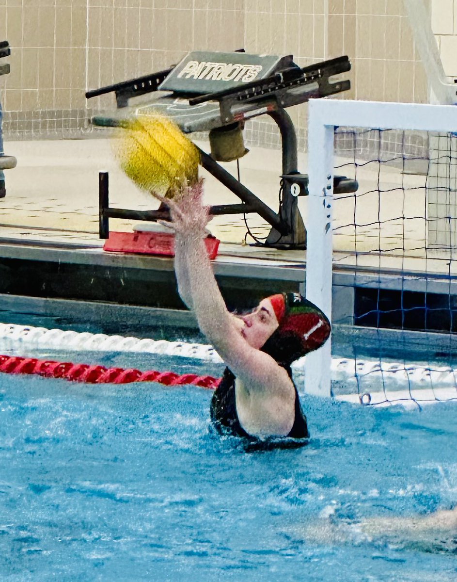 YorkAthletics's tweet photo. Girls’ Water Polo
IHSA State Quarter Final
York  11
Lincoln Way Central  4
Nice job girls!
Dukes will play Lyons Township on Saturday at 10:15 am in the Semi-Final https://t.co/nPpZGVf1lS