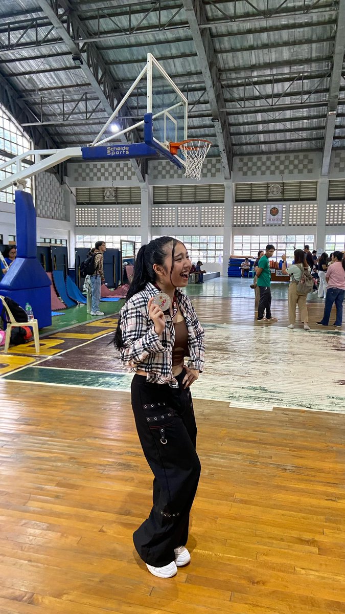 kathinko__'s tweet image. dahil hell week (at this point, parang hell year nga e) niya at miss ko na siya, bringing back this Palarong UPLB Kath hehez