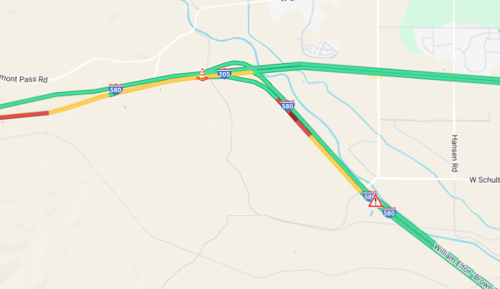 KCBSAMFMTraffic's tweet photo. All westbound lanes are OPEN on #Interstate580 between Patterson Pass Rd and #Interstate205 in #Tracy!  The right lane is still closed on the eastbound side and eastbound traffic is still tough through #Livermore and through the #AltamontPass. #MidwayFire #KCBSTraffic 📷CalTrans https://t.co/fic0bvkVXj