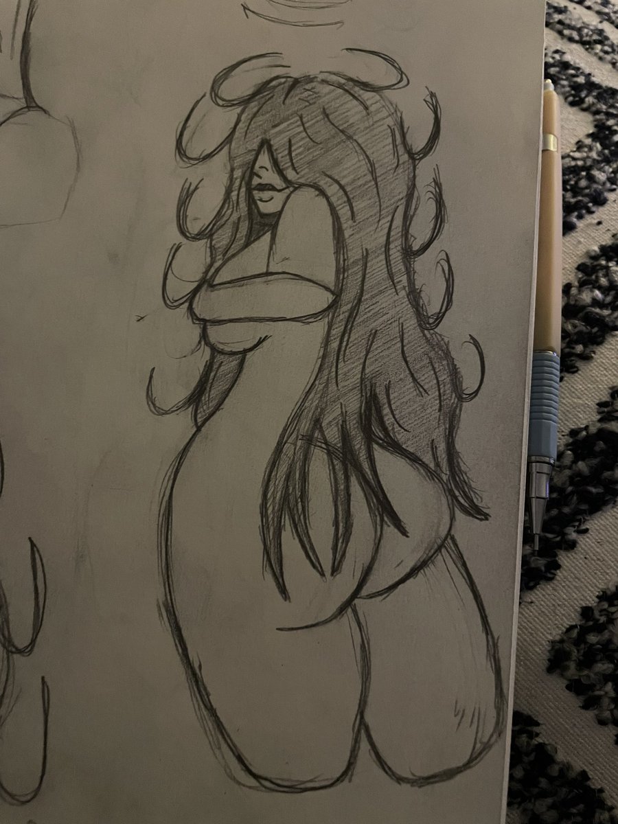 AltoSketches's tweet image. Studying while I study (thank you random artists on Pinterest, I learn from y’all everyday)
#artmoots #arttwt #ocart