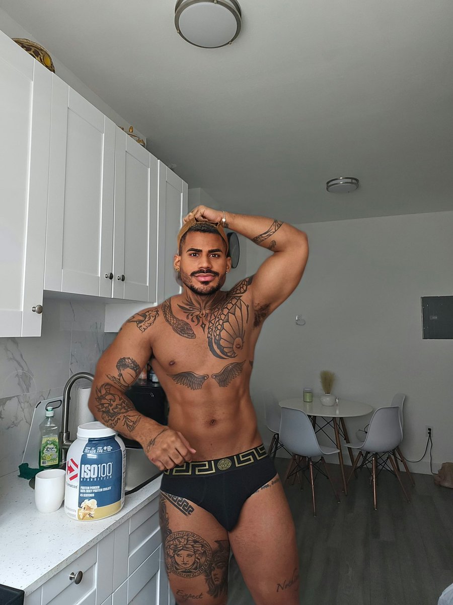 Con cual de las dos te quedarías?
Darle Rt si quieres que suba prohibidas 🔞

onlyfans.com/thiagoxxl