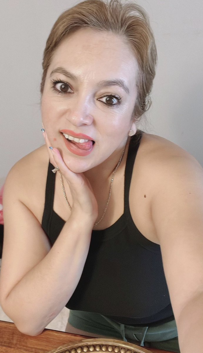 AlexPer46075351's tweet photo. Gracias miss claudia😈 por dejarme cogerte como puta y hacerte gritar y gemir cada que nos vemos🍆se cuanto disfrutas de mi verga https://t.co/RdpSiUMlAn