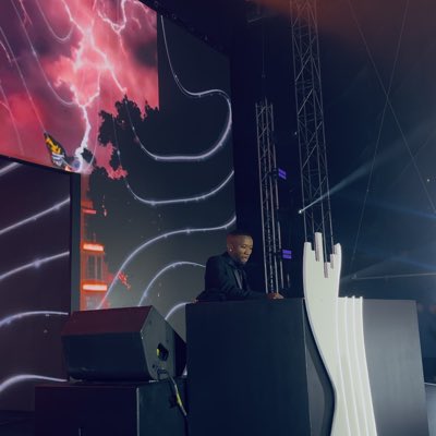 DjRaybel tweet media