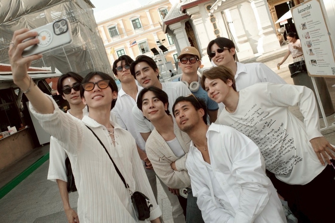 Only Friends : Dream On (@olf_dreamon) on Twitter photo 23.05.2025
บวงสรวง Only Friends : Dream On
มาติดตามและส่งกำลังใจให้นักแสดงและทีมงานกันด้วยนะคะ ✨
#OnlyFriendsDreamOn
#GMMTV
<a href="/Earth_Pirapat/">Earth Pirapat 🌏</a> <a href="/wixxiws/">มซ</a> <a href="/Josswayar/">Mr.J</a> <a href="/gawincaskey/">Gawin Caskey</a> <a href="/tnbau1/">_tnbau</a> <a href="/besevboom/">besevboom</a> <a href="/nutanonts_/">Fluke Nattanon</a> <a href="/yacht_patsit/">S.Yacht</a> 23.05.2025
บวงสรวง Only Friends : Dream On
มาติดตามและส่งกำลังใจให้นักแสดงและทีมงานกันด้วยนะคะ ✨
#OnlyFriendsDreamOn
#GMMTV
<a href="/Earth_Pirapat/">Earth Pirapat 🌏</a> <a href="/wixxiws/">มซ</a> <a href="/Josswayar/">Mr.J</a> <a href="/gawincaskey/">Gawin Caskey</a> <a href="/tnbau1/">_tnbau</a> <a href="/besevboom/">besevboom</a> <a href="/nutanonts_/">Fluke Nattanon</a> <a href="/yacht_patsit/">S.Yacht</a>