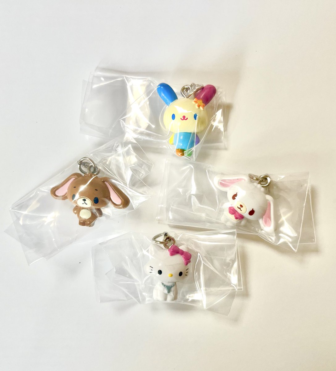 산리오 메지루시 가챠 귀엽다 🪽🪽
시로우사는 폰케이스 오면 달아볼게요 !!!
