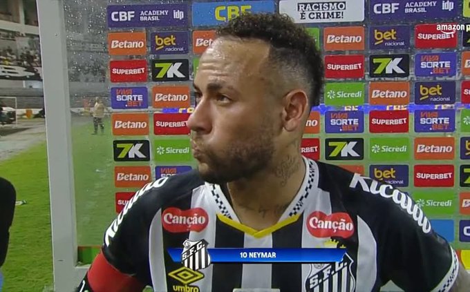 OtavioVerdolin's tweet photo. Num dia você tá ganhando a Champions junto com o Messi e no outro você tá sendo marcado pelo Vinicius Barata debaixo de um dilúvio e sendo eliminado pelo CRB. Muita força ao nosso adulto Ney nesse momento difícil ✊️😞 https://t.co/JWWHpuVFjo