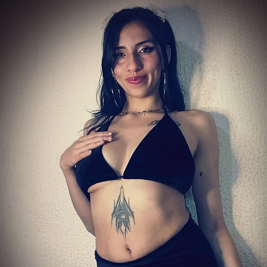 mihaasophia777's tweet photo. Hola amor 
Espero estés muy bien 😻🥰

Hello love I hope you're doing well 🥰😻 tonight I'm very horny and I know you're too 🥵🔥 and if not I can help you 🥒🤤...
#contenidoAdultos #fypシ #FSNW @stripchat #onlyfansgirl https://t.co/qGfKxBWNmN