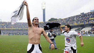 NahuZarza's tweet photo. Nadie daba un peso por nosotros, fuimos, goleamos, bailamos, ascendimos y festejamos.

"Son 11 que tienen un miedo bárbaro...cuando cometan dos errores empieza el murmullo muchachos, cuando empieza el murmullo va a ser un festival nuestro"

Asi fue, un festival de todo Floresta https://t.co/RDcqyTLuRC