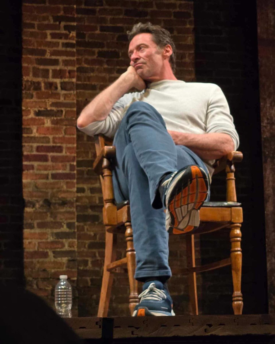 looking at these photos isn’t enough i need to vore him