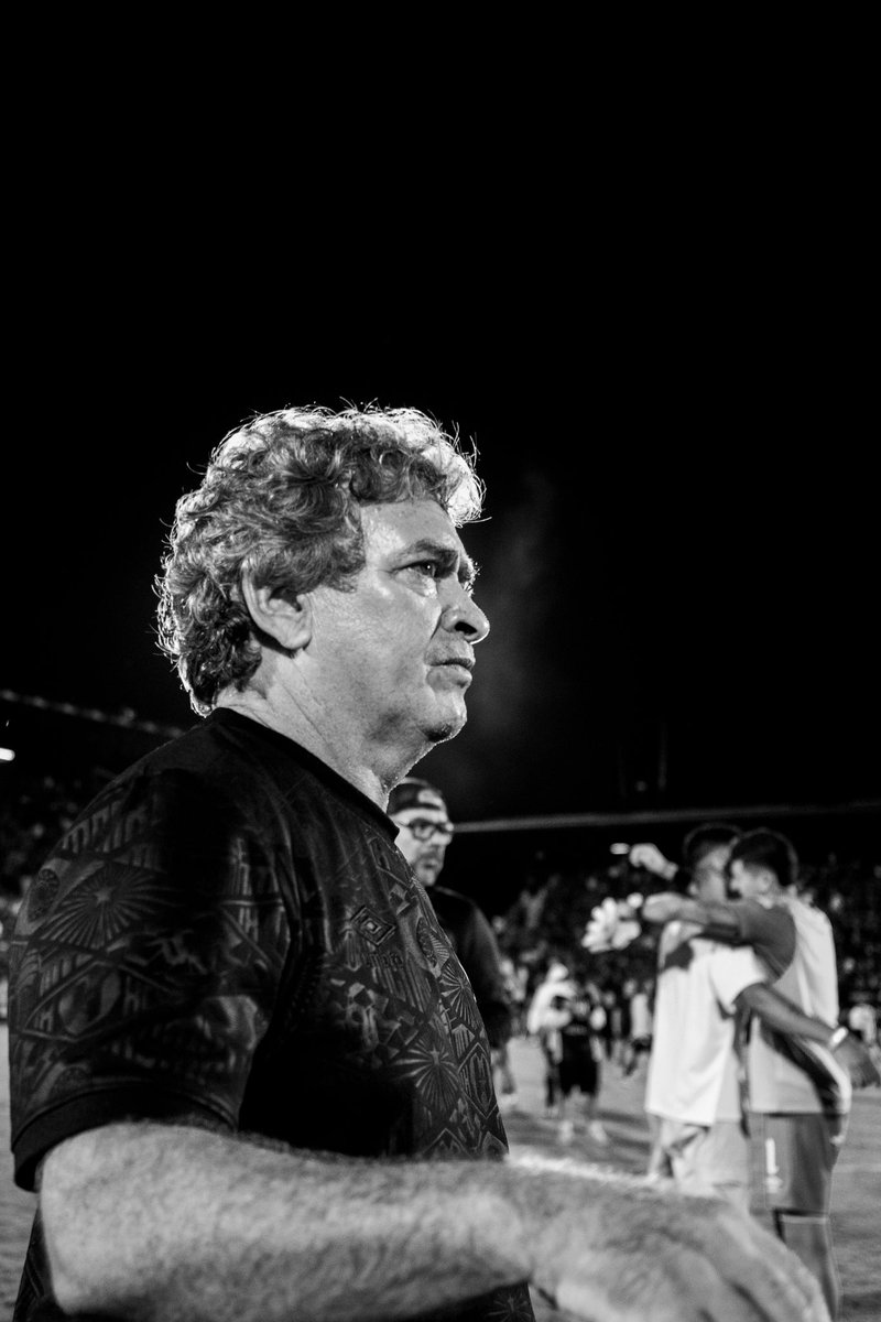 fgonzalezleon's tweet photo. El rojinegro 🔴⚫️ en blanco y negro vs saprissa https://t.co/ANqcQDD1Zp