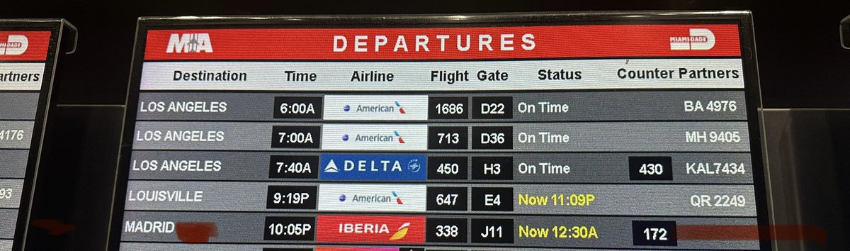 JRSProperties's tweet photo. @Iberia El vuelo según el “screen” del aeropuerto saldrá a las 12:30 Am, en lugar de las 22 horas. Por favor actualicen sus sistemas. https://t.co/TUO8338E0b
