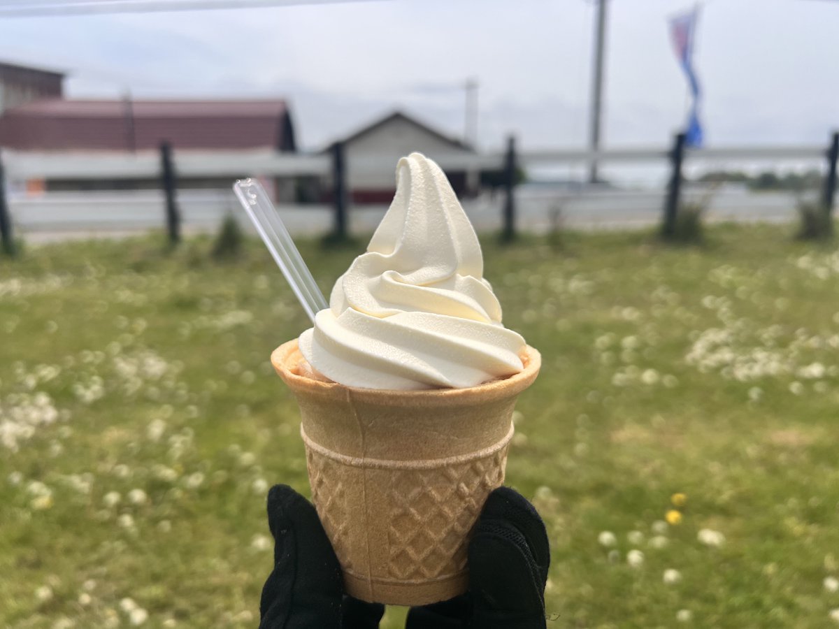 PinarelloB's tweet photo. 野辺山にきたら、ヤツレンのソフトクリームはマスト。

疲れた身体に染みわたるぅ！

ヨーグルトも入ったやつを注文。さっぱりしてて美味い😋 https://t.co/8AweNynbcN