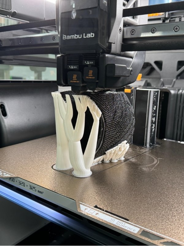 SirayaTech's tweet photo. Join the TPU 3D printing movement for shoe manufacturing on H2D! We start with TPU 95A and then move to 85A and TPU-Air
#3DPrinting #TPU95A #Footwear #BambuH2D #filament #fdmprinter https://t.co/SzfqeNeNWU