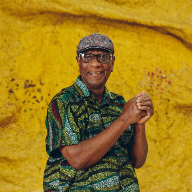 El Anatsui’s Paper and Gold (2017), a hand-sculpted aluminum collage with copper wire and inkjet print, will feature in Swann Galleries’ Contemporary Art auction on June 5. The work is estimated at $10,000–15,000 USD and highlights the artist’s acclaimed material-based practice