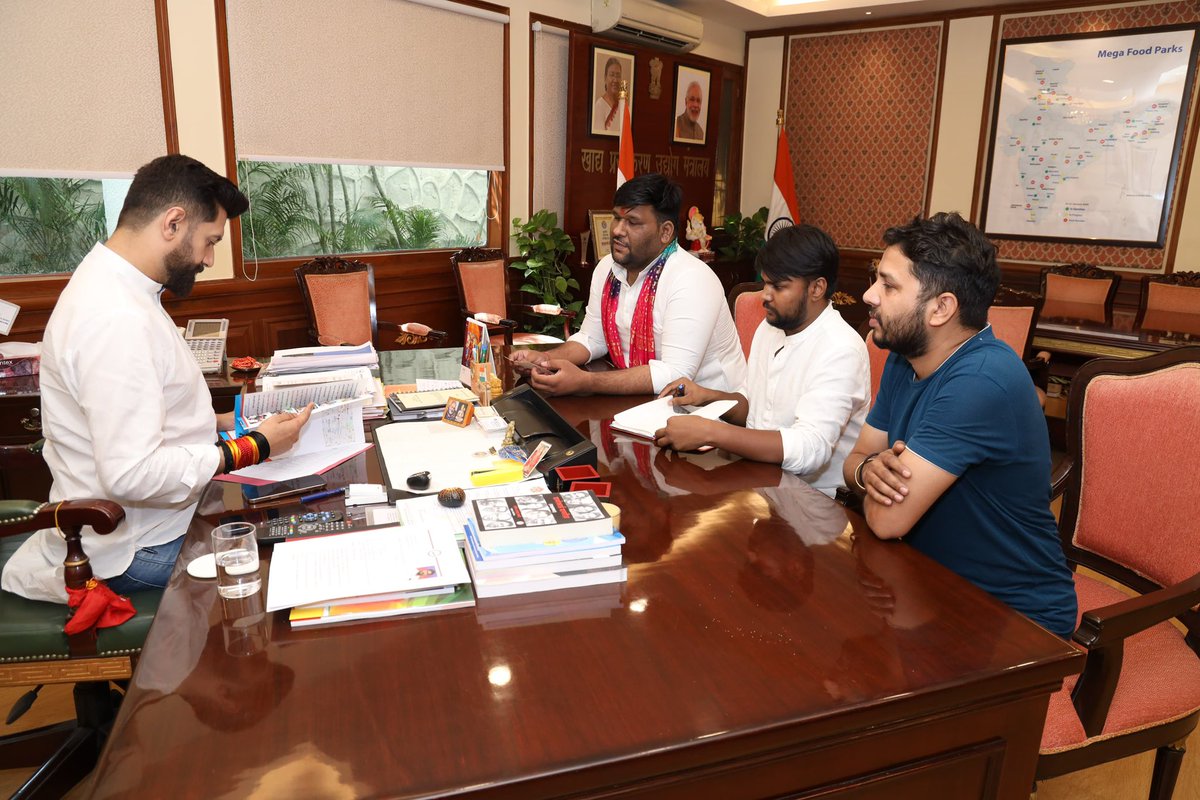 htstrust's tweet image. “माननीय @iChiragPaswan जी, केंद्रीय मंत्री, भारत सरकार से संस्था के सदस्यों ने शिष्टाचार भेंट की। इस अवसर पर आगामी 5 वर्ष पूर्ण होने के उपलक्ष्य में आयोजित होने वाले प्रेरणा पथ कार्यक्रम के संबंध में चर्चा की।” #htst #TeamShine #FoundationDay