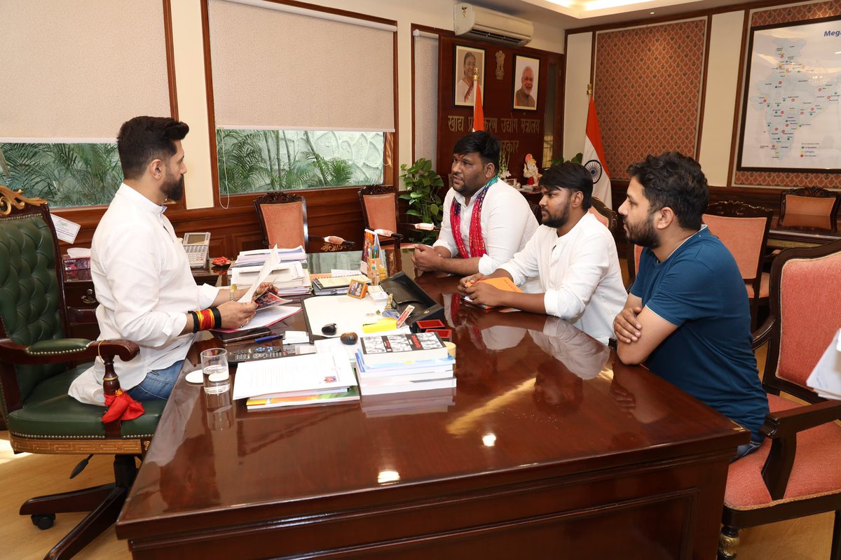 htstrust's tweet image. “माननीय @iChiragPaswan जी, केंद्रीय मंत्री, भारत सरकार से संस्था के सदस्यों ने शिष्टाचार भेंट की। इस अवसर पर आगामी 5 वर्ष पूर्ण होने के उपलक्ष्य में आयोजित होने वाले प्रेरणा पथ कार्यक्रम के संबंध में चर्चा की।” #htst #TeamShine #FoundationDay