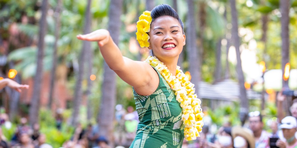 AlohaFstvls's tweet photo. 🌺 Hula is more than dance — it’s a sacred expression of Hawaiian history, spirituality, and identity, passed down for generations

#AlohaFestivals @hawaiihta @oahuvb @gohawaii https://t.co/2dgPqE5pex