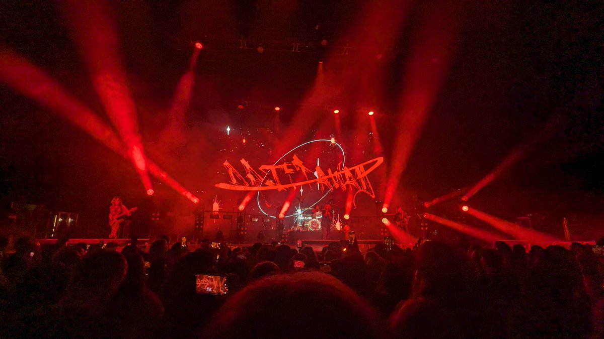 If you haven't seen One Ok Rock you're totally missing out