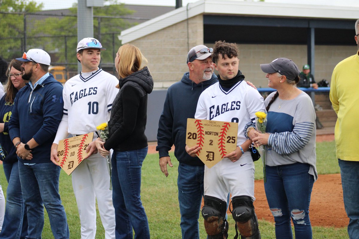 DeltaEagles_'s tweet photo. [baseball] ⚾️ＳＥＮＩＯＲ ＮＩＧＨＴ

😭😭😭😭😭😭😭😭😭😭

This is not a goodbye, but a see ya later‼️

🙌🏼 thank you seniors and parents!

🦅 #ɢᴏᴇᴀɢʟᴇꜱ 𝘹 #ᴡᴇᴏᴠᴇʀᴍᴇ https://t.co/h9tH9GQren