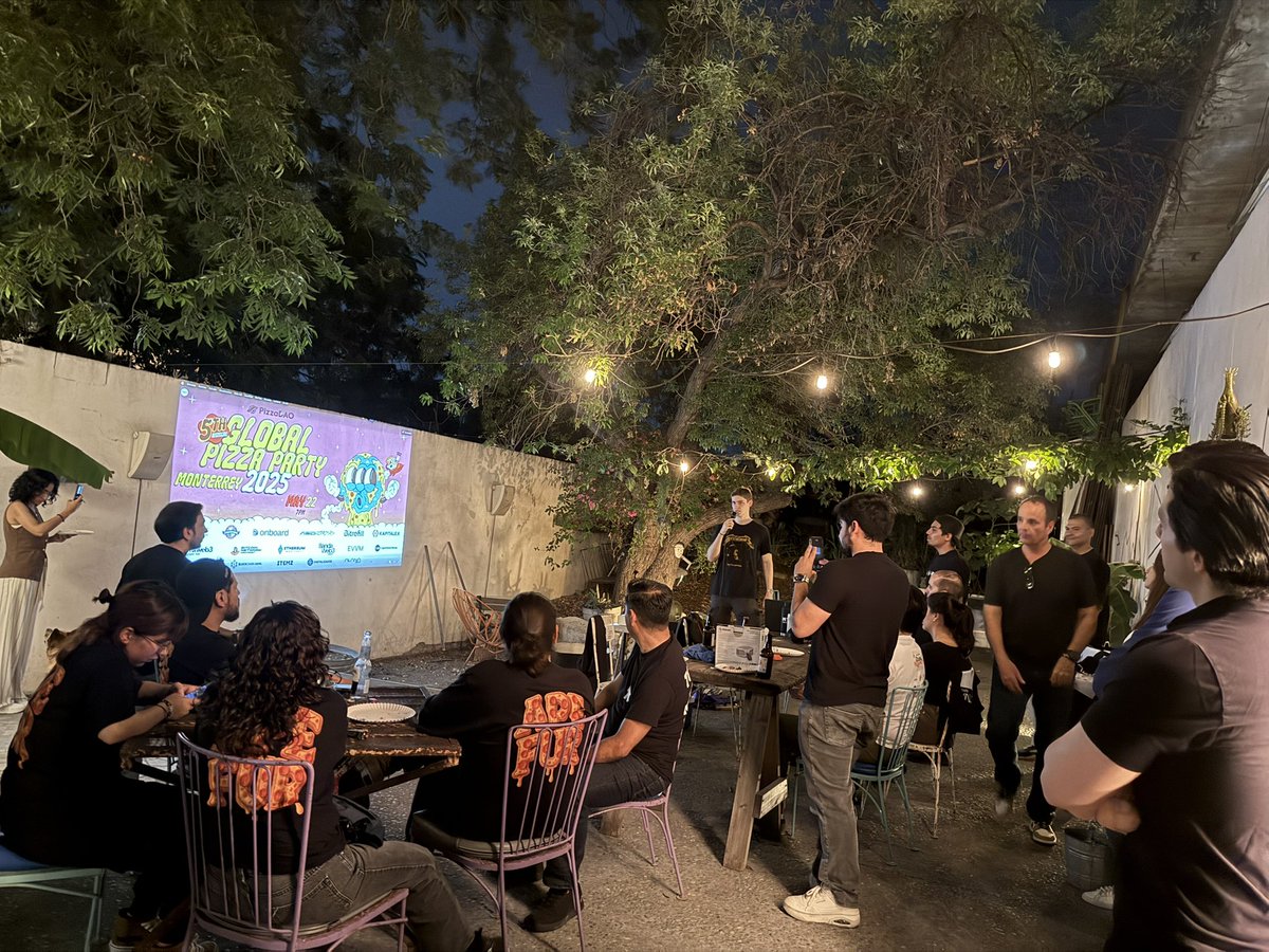 Pizza + Bitcoin= 🫶🏻