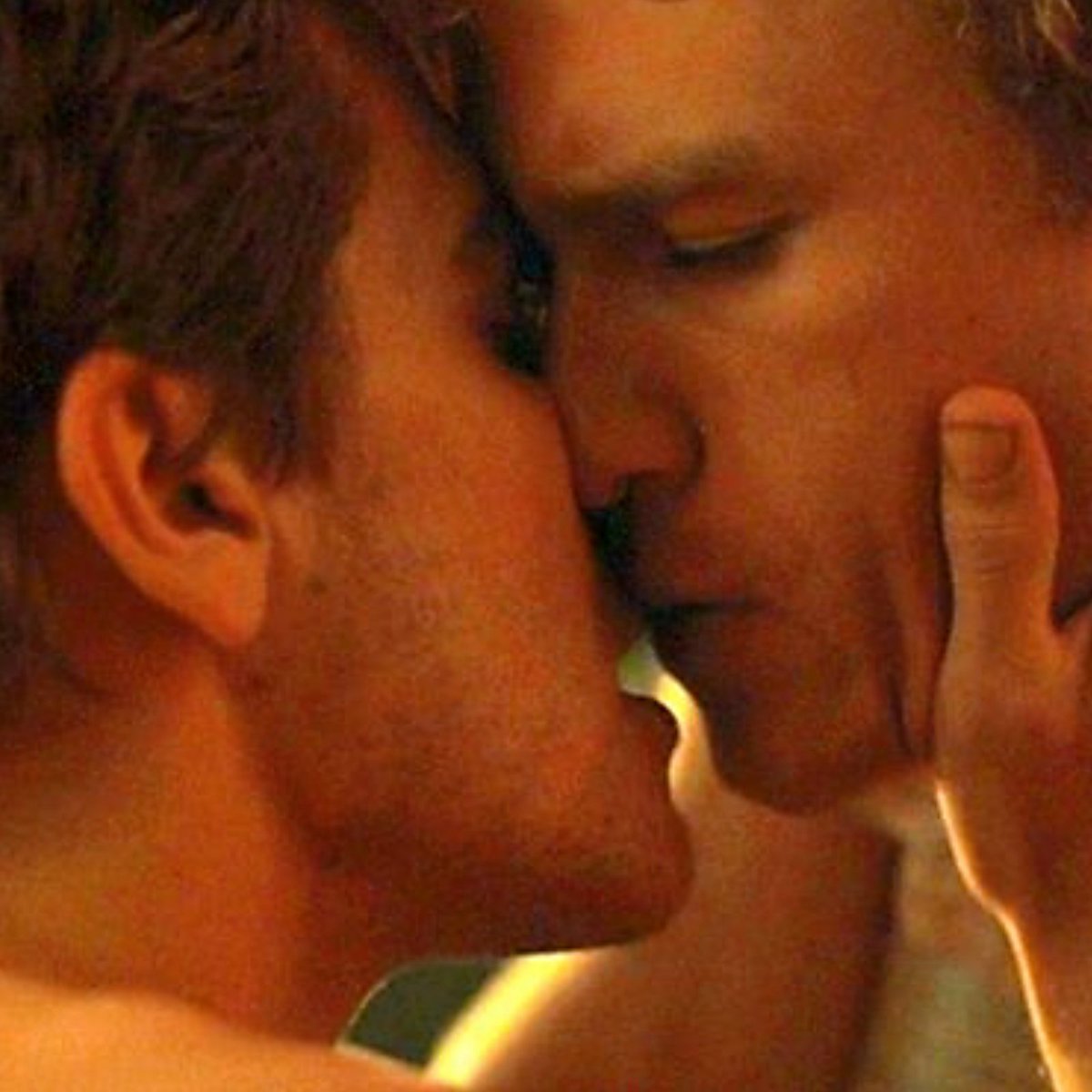 同性愛者の物語、ではなく愛の物語。 男同士のキスシーン、ではなく単に良いキスシーン。 #キスの日 #ブロークバック・マウンテン, image size:1200x1200