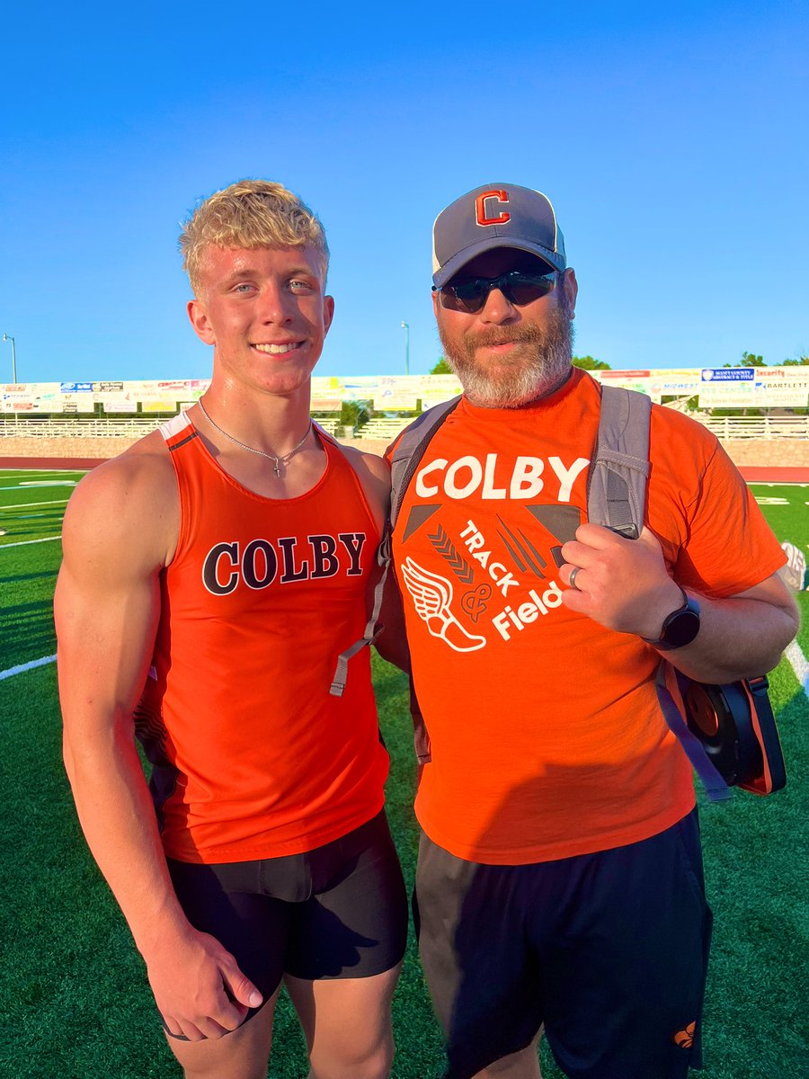 codyawright07's tweet photo. All Glory to God✝️
Finished off Regional Track in Scott City today, placing 4th in every event, and STATE QUALIFIED in the 4x1 and 4x4‼️In the 100m I had a 11.24 in prelims along with a 11.30 in finals in the video below. 
Next stop STATE TRACK‼️
~
@Coach_Mosier @sharp_spelite https://t.co/U7mNMLctFU