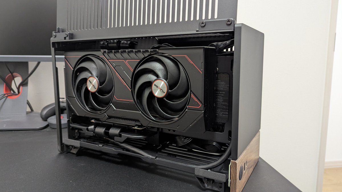 KDKZ1107's tweet photo. YouTubeを見て一目惚れ
構成はありきたりかもしれないけど、組んでよかったPC
#FractalDesign
#Ryzen7
#9700X
#ASRock
#Sapphire
#RX9070 https://t.co/u8XisiDf1V