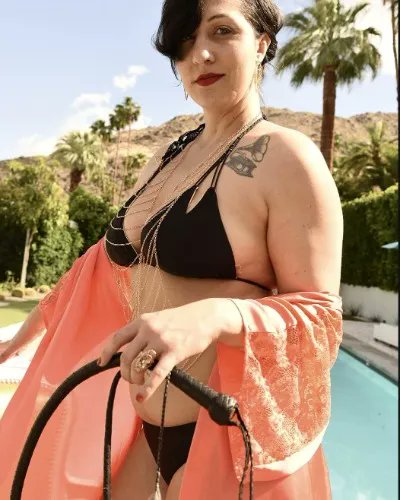 I just received Beach Travel Fund from mme. penelope via Throne. Thank you! throne.com/mistressviola #Wishlist #Throne