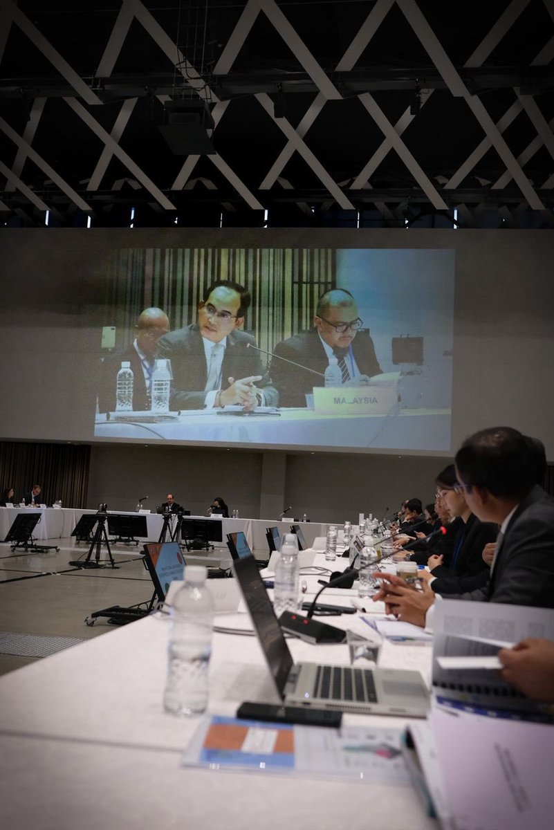 YBhg. Dato’ Sri Khairul Dzaimee bin Daud, Ketua Setiausaha, KUSKOP telah mengetuai delegasi Malaysia menghadiri Mesyuarat APEC Small and Medium Enterprises Working Group (SMEWG) ke-59 yang berlangsung dari 22 hingga 23 Mei 2025 di Bandar Hachioji, Tokyo, Jepun. 

#WeMakeitHappen