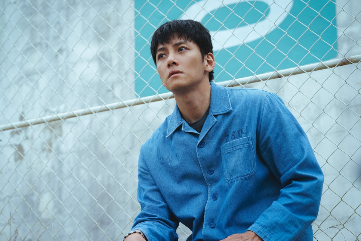 디즈니+, 넷플릭스 향한 올해 라인업(종합)
naver.me/IGZroDLc

'조각도시'는 지창욱과 도경수가 주연을 맡은 액션 스릴러. 억울한 누명을 쓰고 갇힌 한 남자의 복수를 그렸다. 치밀한 심리전과 구성, 그리고 시원한 액션이 어우러진 작품.

#도경수 #디오 #KYUNGSOO #ギョンス