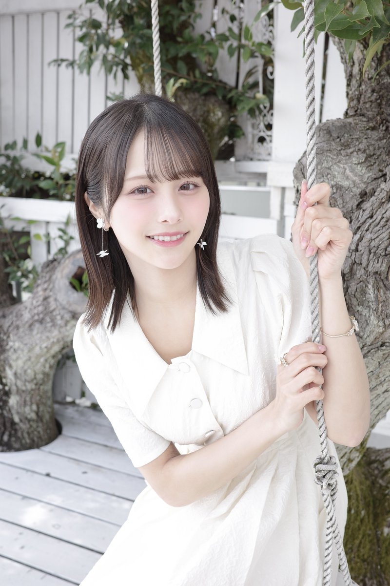 本日発売 #ヤングアニマル 11号 表紙を務めさせて頂きました 🫧 今回は