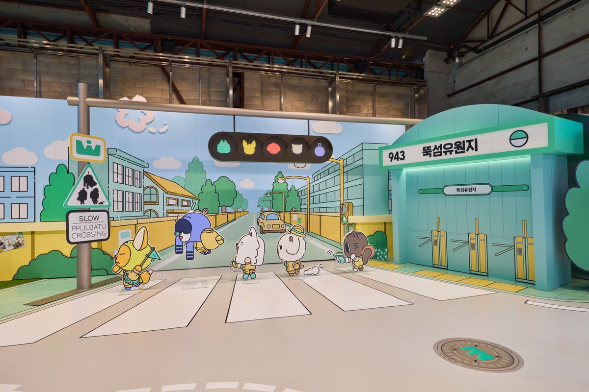PPULBATU <FINDING MOA> POP-UP

📸 Photo Sketch (1/2)

📅 2025. 05. 23 - 06. 05
📍 Musinsa Store Seongsu@DaelimChanggo

#PPULBATU #TXT_PPULBATU
#PPULBATU_POPUP #PPULBATU_FINDING_MOA
