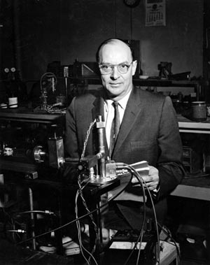 DistrictNavsari's tweet photo. 🚀 #OTD May 23 ,1908: John Bardeen was born!
🔹 Only 2-time #NobelPrize winner in #Physics
🔹 Co-invented the transistor (tech in every phone💡)
🔹 Solved superconductivity (key to quantum computing!)
 #Science #Engineering #TechLegend https://t.co/N5GXjEzEm1