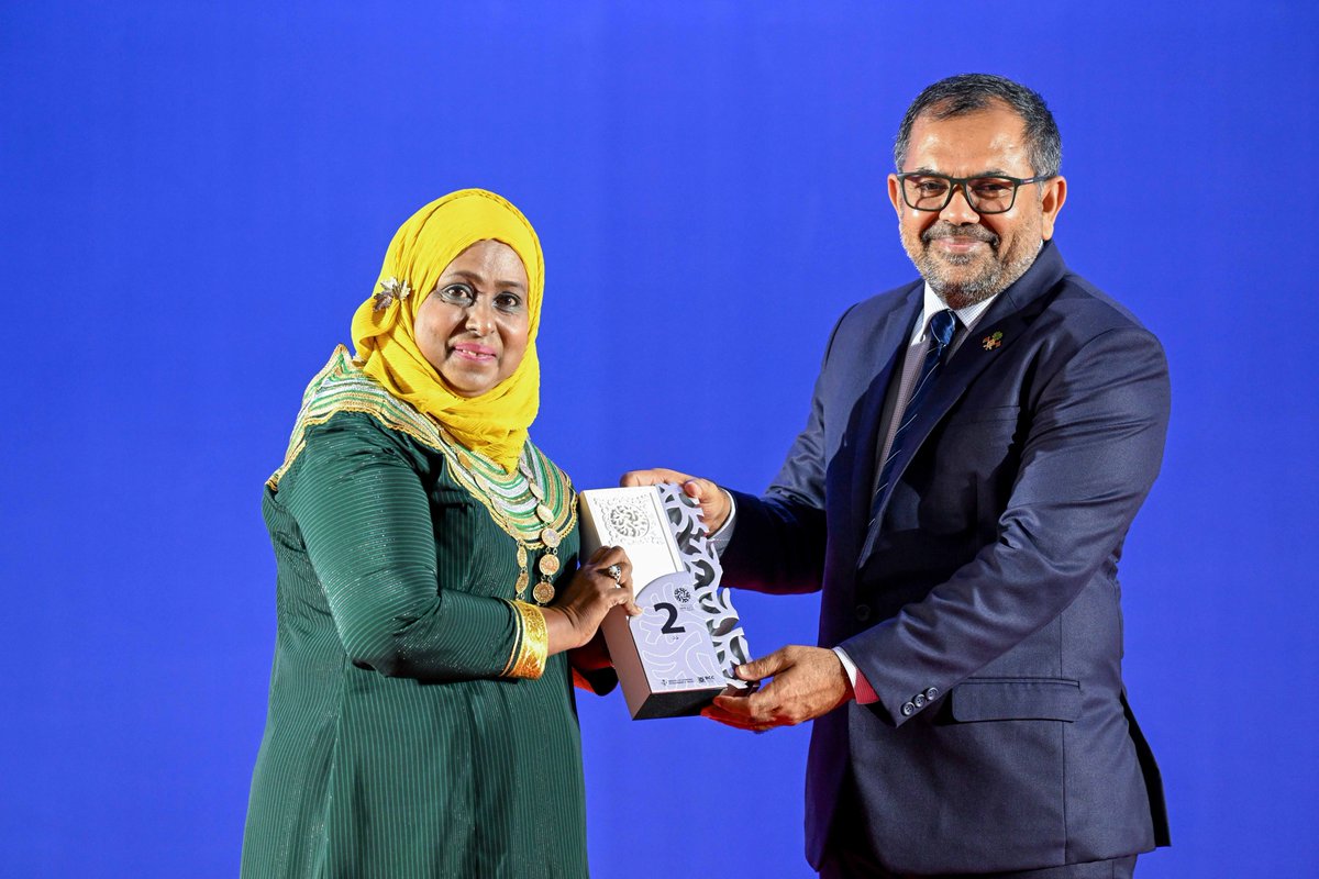 Honoured to attend the Maldives Expo 2025 Award Ceremony, graced by President Dr <a href="/MMuizzu/">Dr Mohamed Muizzu</a>.

The event recognised outstanding contributions across over 500 exhibits—highlighting achievements by individuals, island and city councils, businesses, SMEs, SOEs, NGOs, and people with