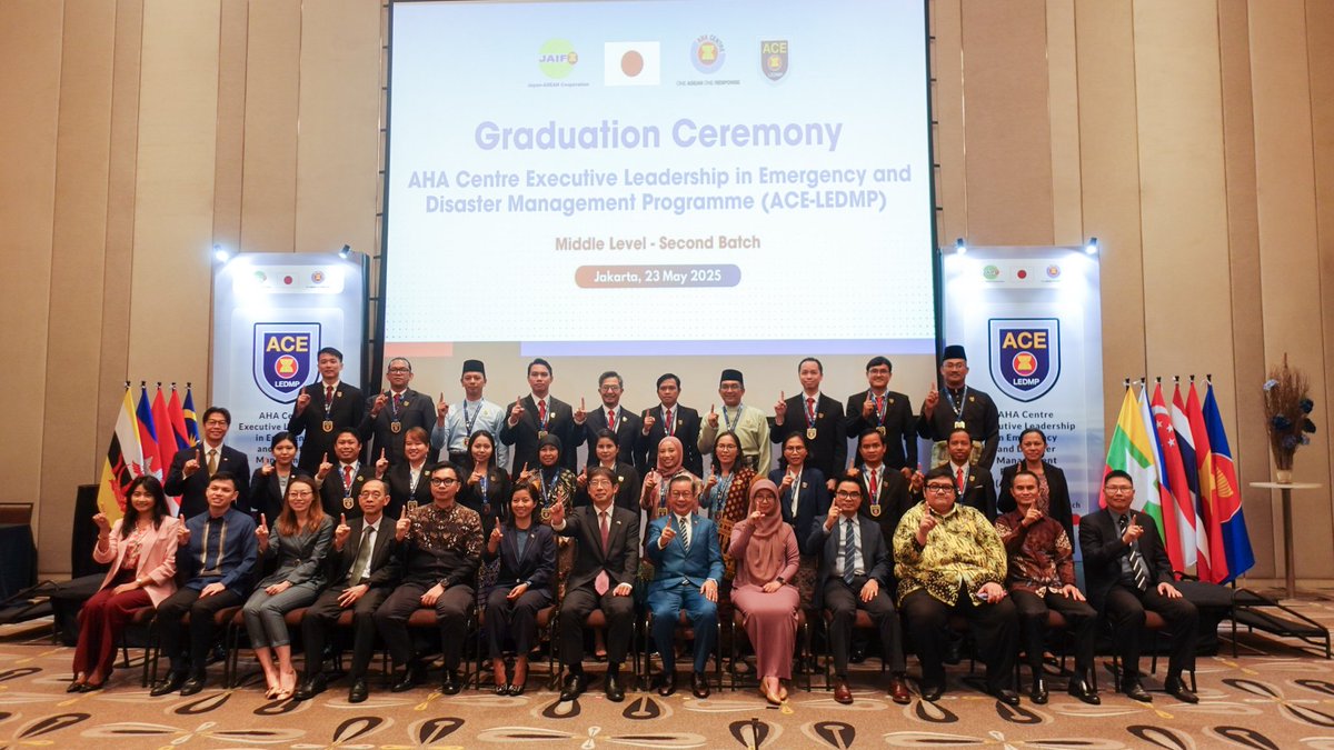 KIYA Masahiko, Ambassador of Japan to ASEAN (@amb_japan_asean) on Twitter photo 20 participants of the <a href="/AHACentre/">AHA Centre</a> Executive - Leadership in Emergency and Disaster Management for #ASEAN (#ACELEDMP) Middle Level – 2nd Batch are graduating 🎓 today. Big congratulations to them for completing their training!🎉 I am sure the network they built will be a great 20 participants of the <a href="/AHACentre/">AHA Centre</a> Executive - Leadership in Emergency and Disaster Management for #ASEAN (#ACELEDMP) Middle Level – 2nd Batch are graduating 🎓 today. Big congratulations to them for completing their training!🎉 I am sure the network they built will be a great