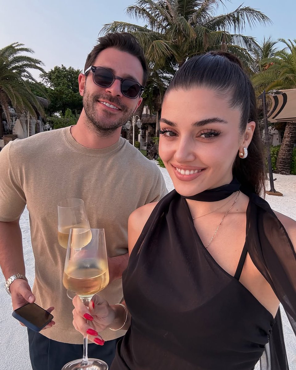 Mutluluğunuz daim olsun❤️🧿#HandeErçel #HakanSabancı