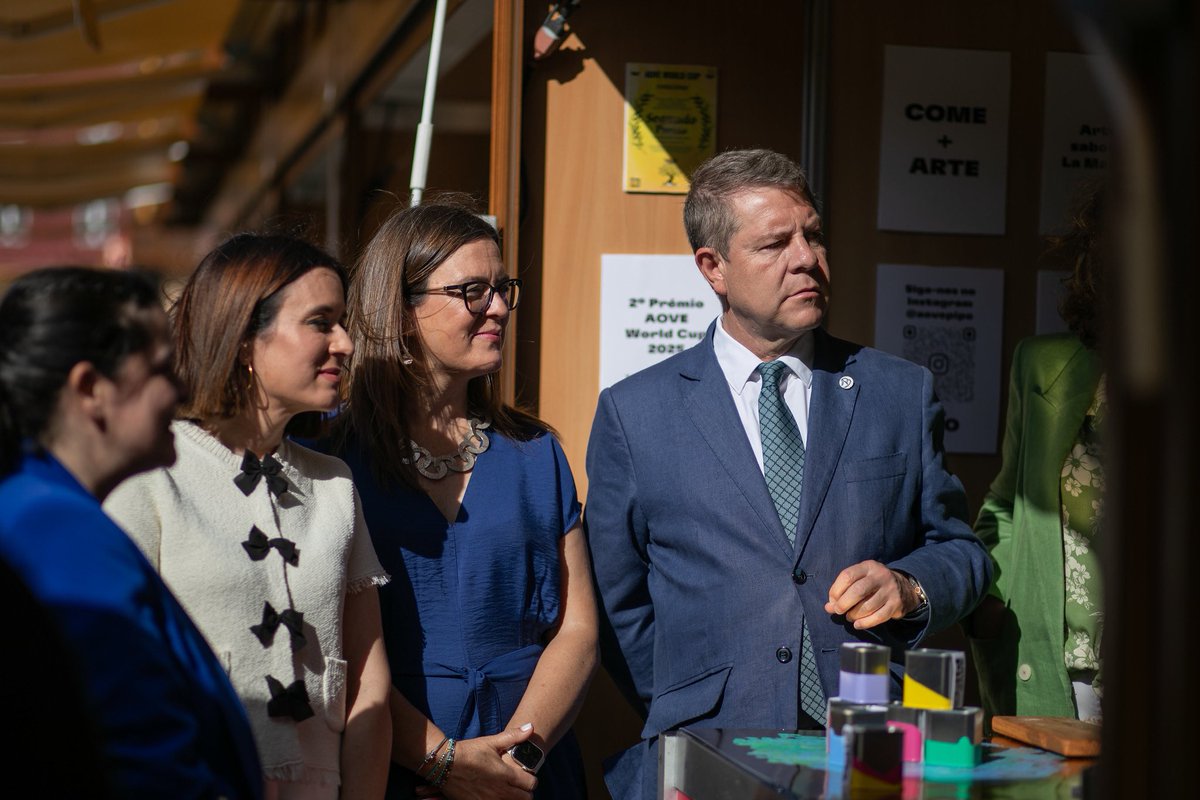 garciapage's tweet photo. A menudo, Castilla-La Mancha y Portugal se encuentran, por su proximidad por el oeste y porque nos unen lazos de historia, comercio, cultura y valores.
Estos días estamos celebrando en #Oporto la nueva edición de #FARCAMA Primavera, una oportunidad para organizar una visita. https://t.co/7iVE8eoLTW