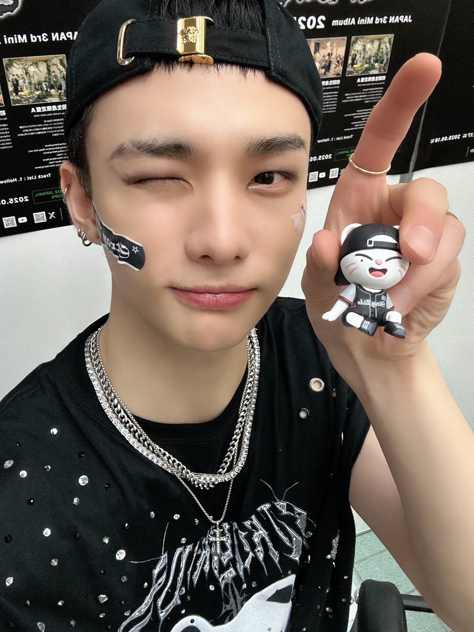 STRAY KIDS