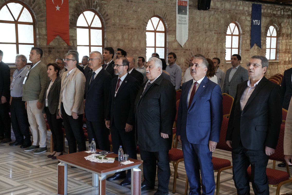 #TÜBA-Sanayide Yeşil Dönüşüm ve Döngüsel Ekonomi Çalıştayı Başladı

🗓️2⃣ 3⃣-2⃣ 4⃣Mayıs 2⃣ 0⃣2⃣ 5⃣
📍YTÜ Davutpaşa Kampüsü, Tarihi Hamam
🤝#TÜBA, <a href="/YildizEdu/">Yıldız Teknik Üniversitesi</a>