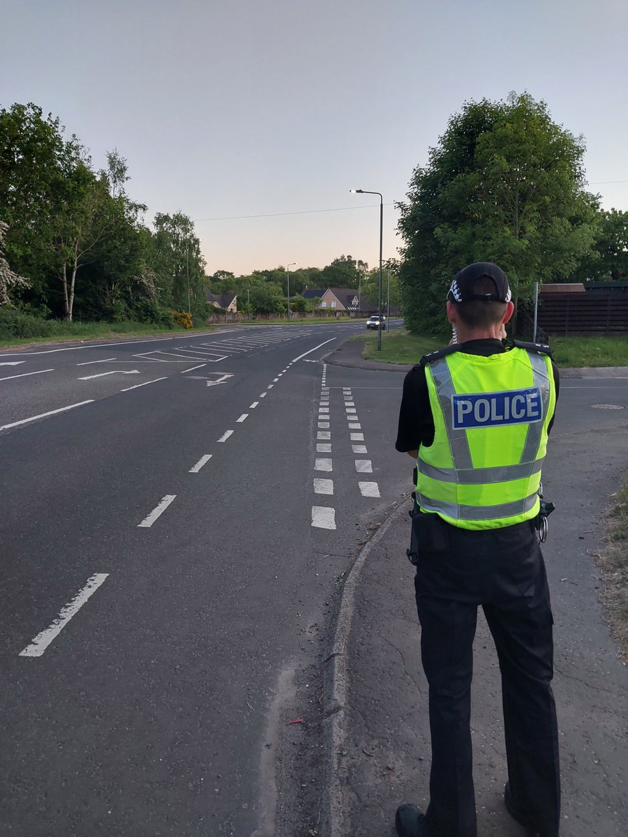 PSOSRenfInver's tweet image. Renfrewshire LPST officers were out yesterday evening conducting speed checks at: 

Houston Road, Houston 
Quarrleton Road, Johnstone

#LPST#YouSaidWeDid