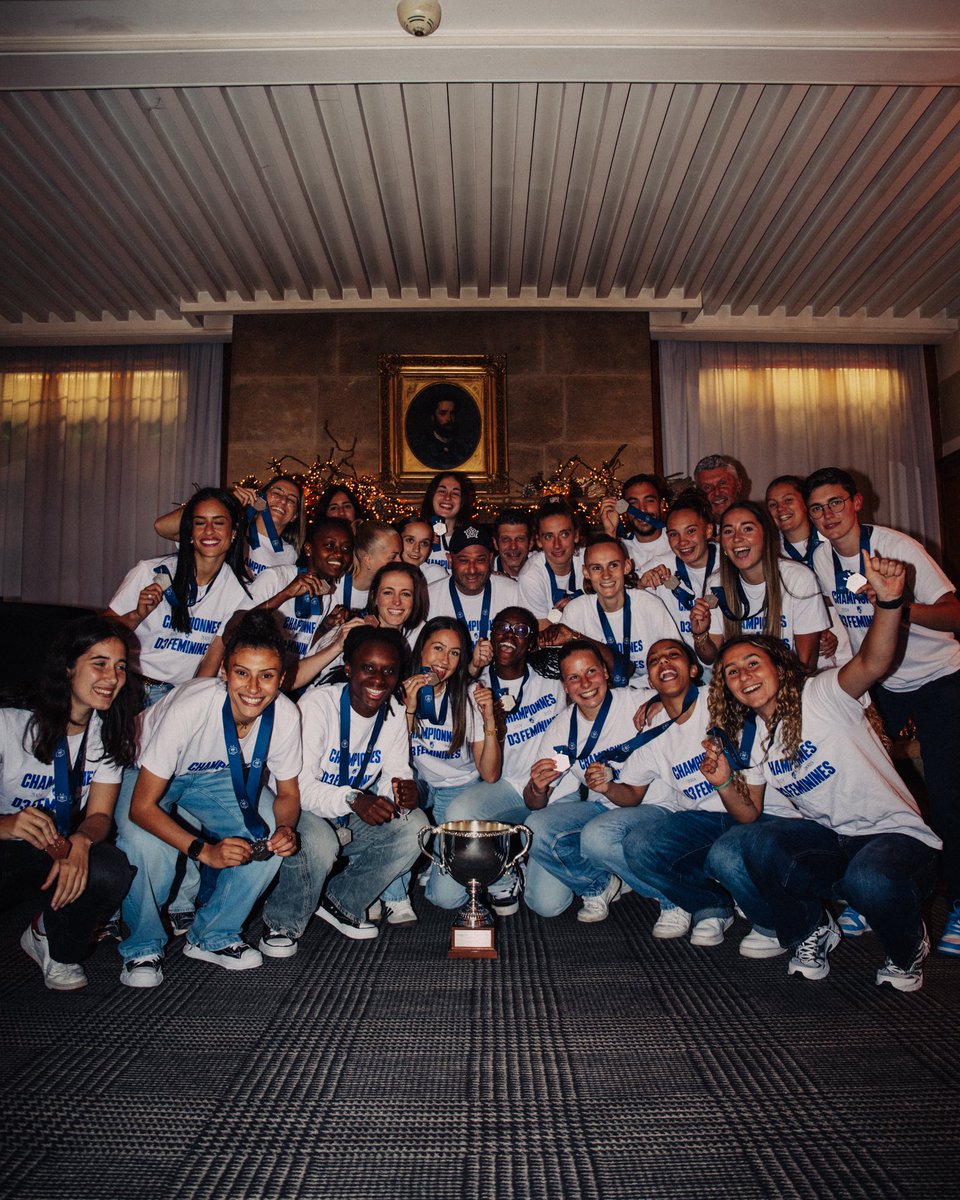 🏆 CHAMPIONNNES DE D3F 

Hier soir, lors d’une soirée partenaire, nos féminines ont reçu le trophée et les médailles de D3F !

Bravo les filles et rendez-vous en seconde ligue 😍