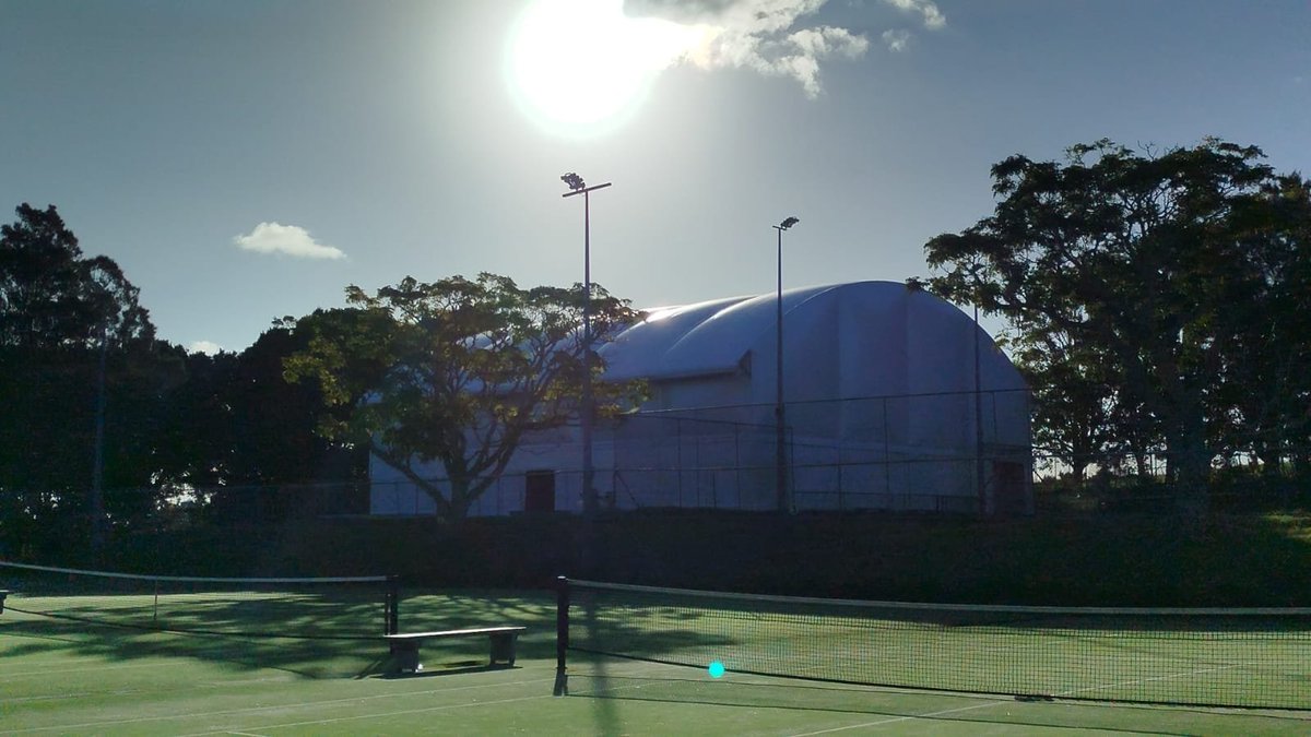 Working in New Zealand 🇳🇿🥝 In June the people from NZ will have a new padel indoor center with two TOP10 panoramic courts by PADEL10.