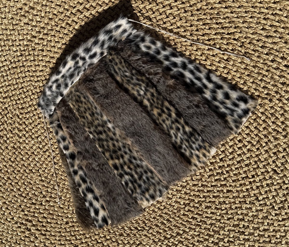 SMankentshane's tweet image. Lungisani babhemu nansi isinene sendwangu. Isikhumba asikho kepha siyafanisa sihle kabi

R2000 ngithinte uma u-serious uzothenga 0673943002 ngiseGoli ngyathumela noma kuphi ezweni

#imvunulo #traditionalwear #isinene #isintu #zulu #amabutho #amadoda #traditionalzulu #ubhece