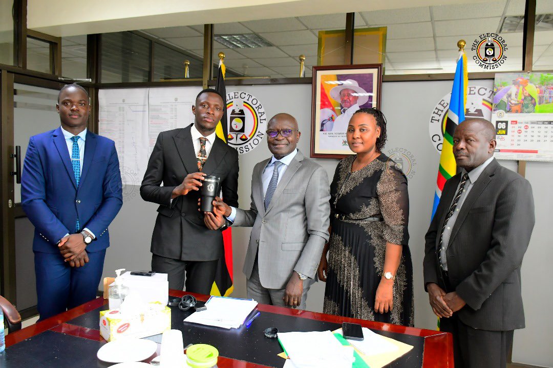 Ssentamu Churchill James (@ssentamu_cj) on Twitter photo Yesterday I met with the <a href="/UgandaEC/">The Electoral Commission - Uganda</a>
And had a discussion in regards the decreasing youth participation in the country’s general elections And we all agreed it’s bestowed upon the violence during these electoral processes
Moving forward we advocated for peaceful elections and more Yesterday I met with the <a href="/UgandaEC/">The Electoral Commission - Uganda</a>
And had a discussion in regards the decreasing youth participation in the country’s general elections And we all agreed it’s bestowed upon the violence during these electoral processes
Moving forward we advocated for peaceful elections and more