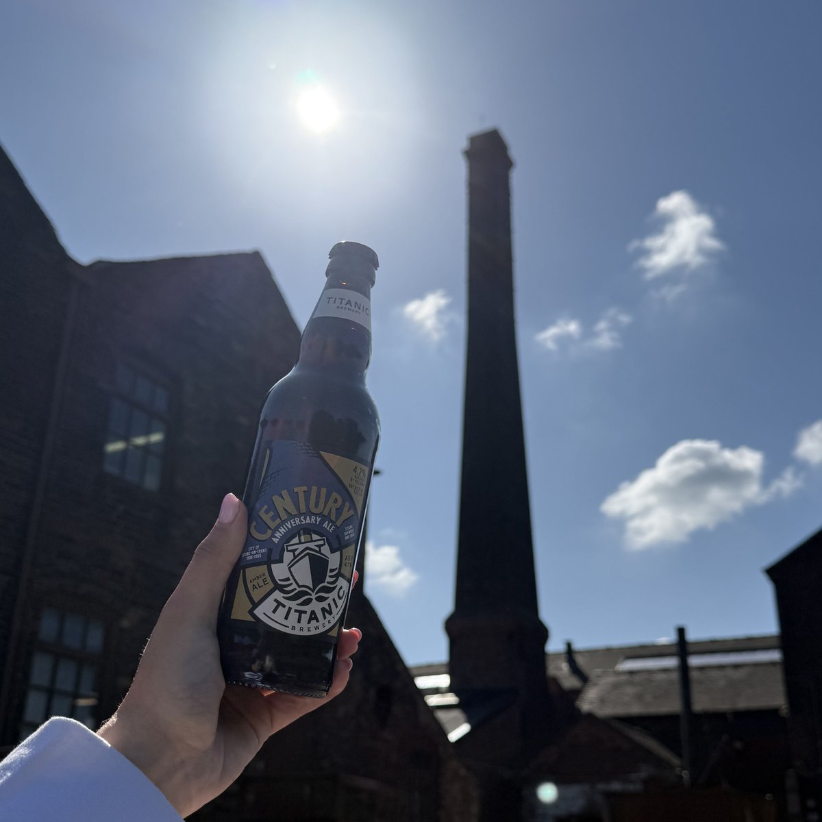 You've asked for it in bottles, so here it is!

A beer brewed to celebrate 100 years of Stoke-on-Trent is now available for you to enjoy at home!

Bottles of Century are available to buy online and in our brewery shop!

titanicbrewery.co.uk/shop/bottled-b…

#century #sot100