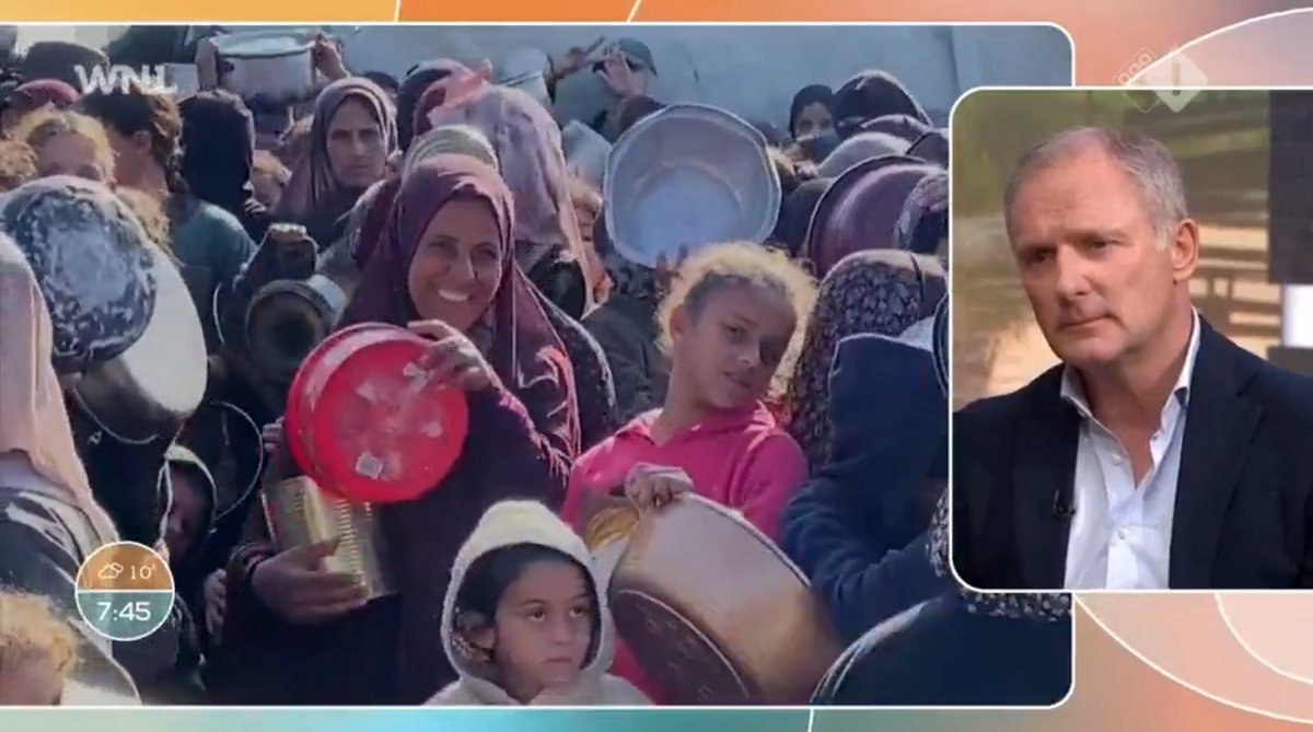 TellMeWhy_NLWII's tweet image. They have no food since March! But still these recent by Hamas selected PR pictures show people smiling at the camera! 🤔 #TellMeHow