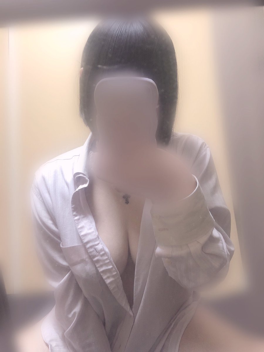 めろさん出勤してます꒰ᐢ⸝⸝⸝⸝ᐢ꒱

すたーとからご予約ありがとうございましたт · т

きょーは23時までいるので1週間の疲れめろで取っちゃお➰🎀

 #リフレ #店舗型リフレ  #高田馬場