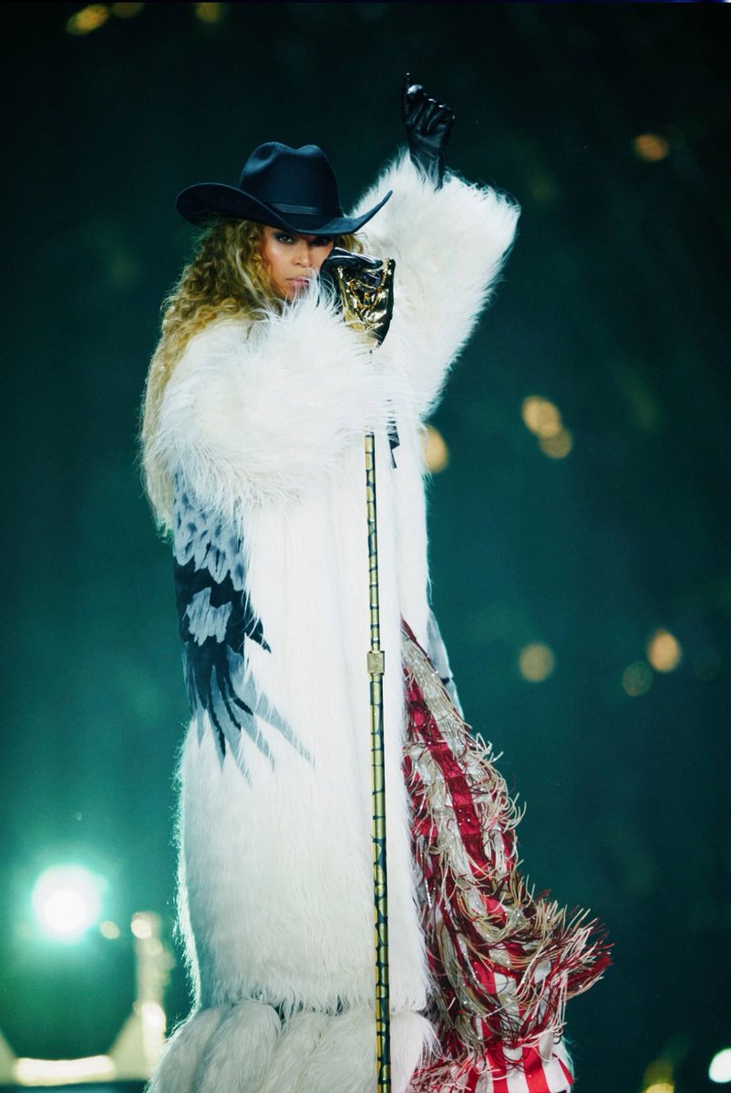 e 🪩 (@bey_archives) on Twitter photo 