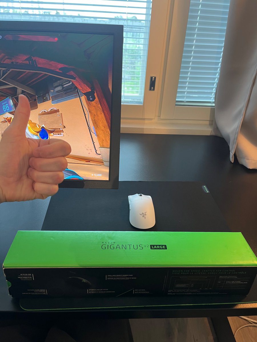 MOUZ iluri ๐ซ๐ฎ (@ilurival) on Twitter photo A lot of people have been messaging me about how I keep close to 95% HS percentage, AND look so good while doing it.
Well the looks are just genetics but the aim comes from the most consistent and durable mousepad, Razer Gigantus V2. Thank you <a href="/TeamRazer/">Team RฮZฮR</a> A lot of people have been messaging me about how I keep close to 95% HS percentage, AND look so good while doing it.
Well the looks are just genetics but the aim comes from the most consistent and durable mousepad, Razer Gigantus V2. Thank you <a href="/TeamRazer/">Team RฮZฮR</a>